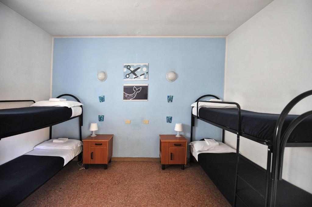 Einzelbett im Frauenschlafsaal mit 4 Betten